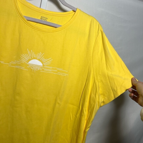 Kim Rogers Perfectly Soft Women’s Sunset Yellow Short Sleeve Top - Picture 3 of 6